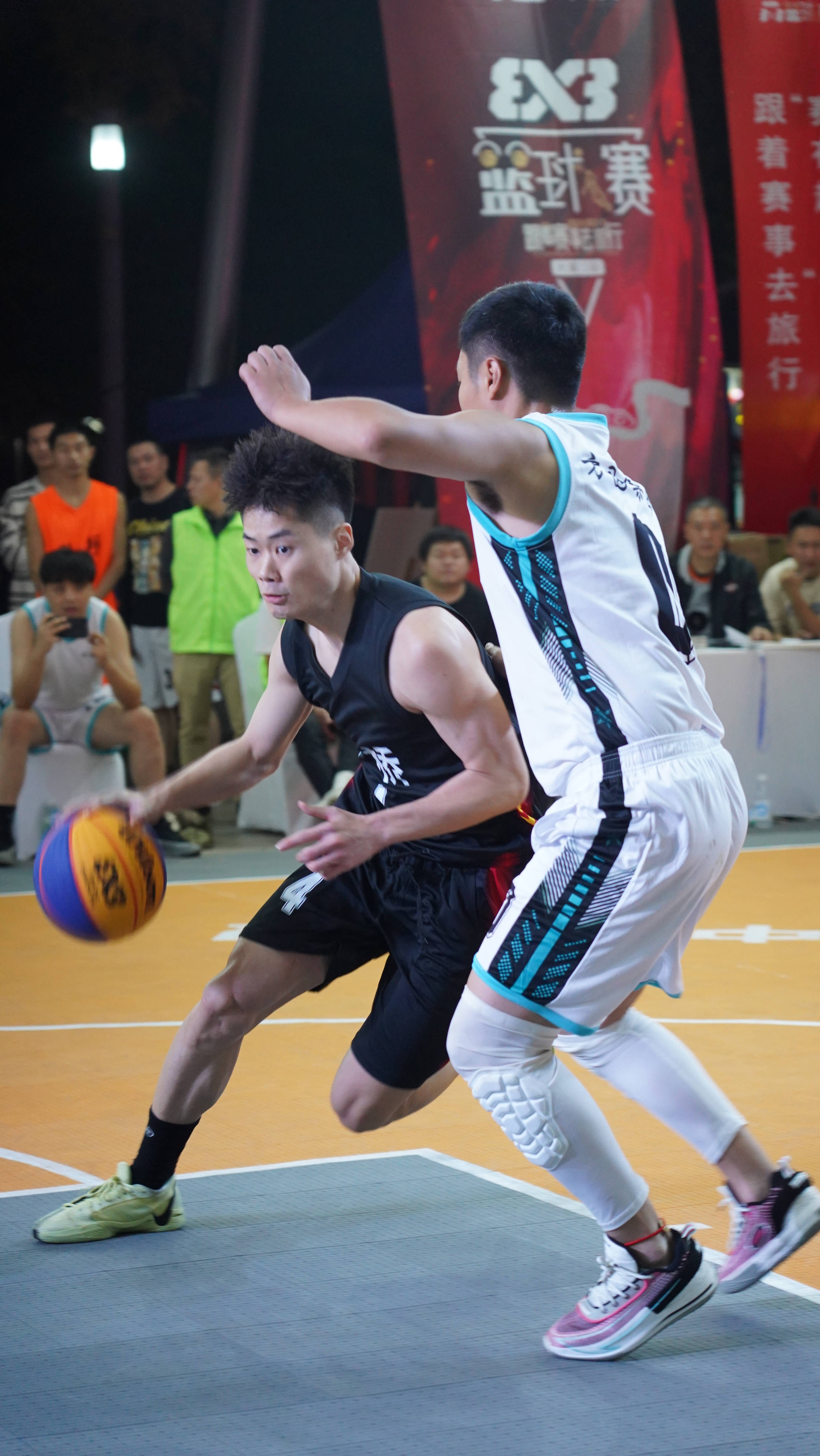 关于篮球比赛气氛热烈,赛况惊心动魄的信息 关于篮球比赛气氛热烈,赛况惊心动魄的信息