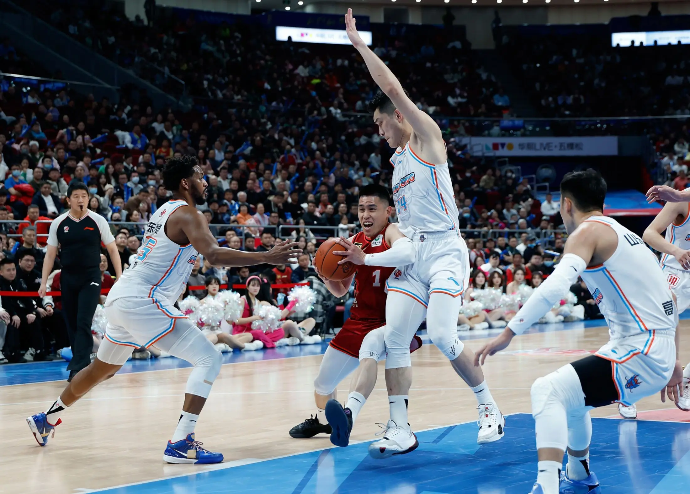 福建队主场惨败未能取得胜利 福建队主场惨败未能取得胜利