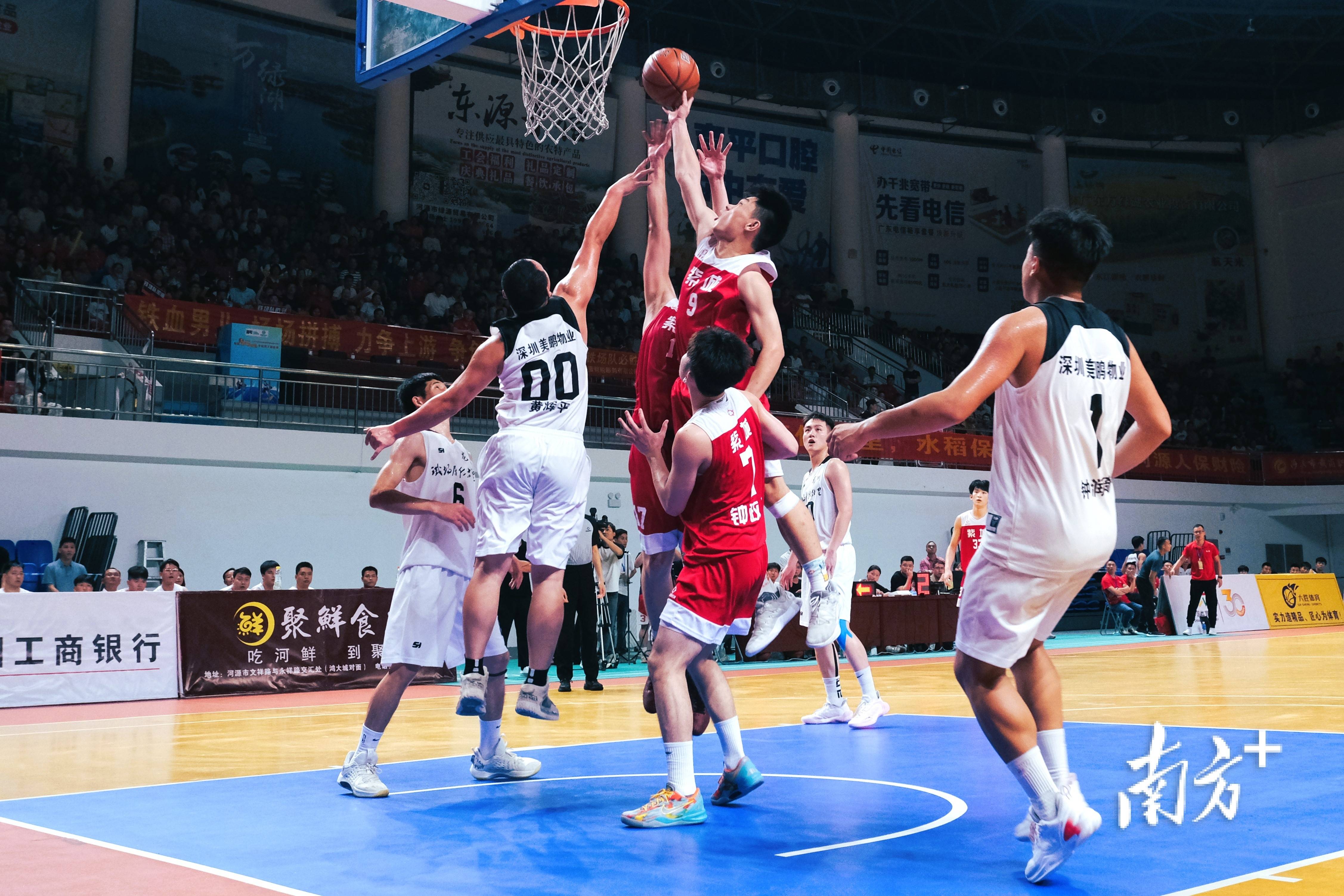 篮球职业联赛全国巡回赛精彩上演 篮球职业联赛全国巡回赛精彩上演