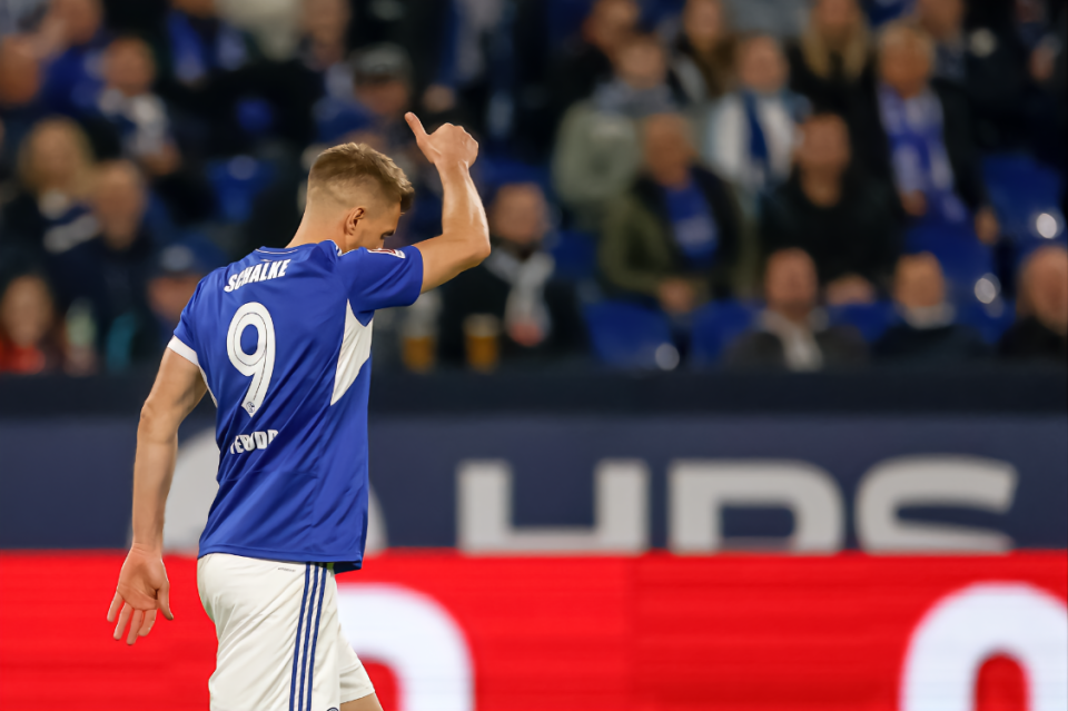 雷火电竞-里昂客场大胜，取得王者之席的简单介绍