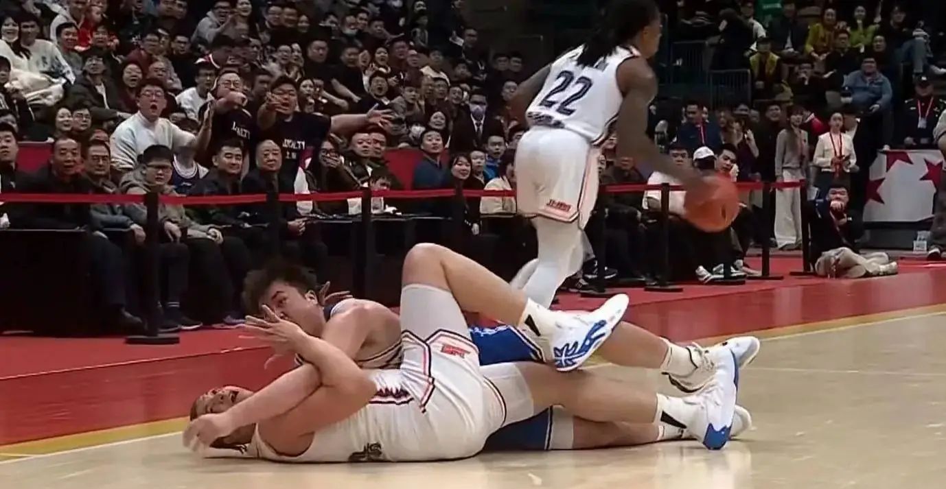 雷火电竞主播-关于球员助攻再现神技，挑落对手的信息