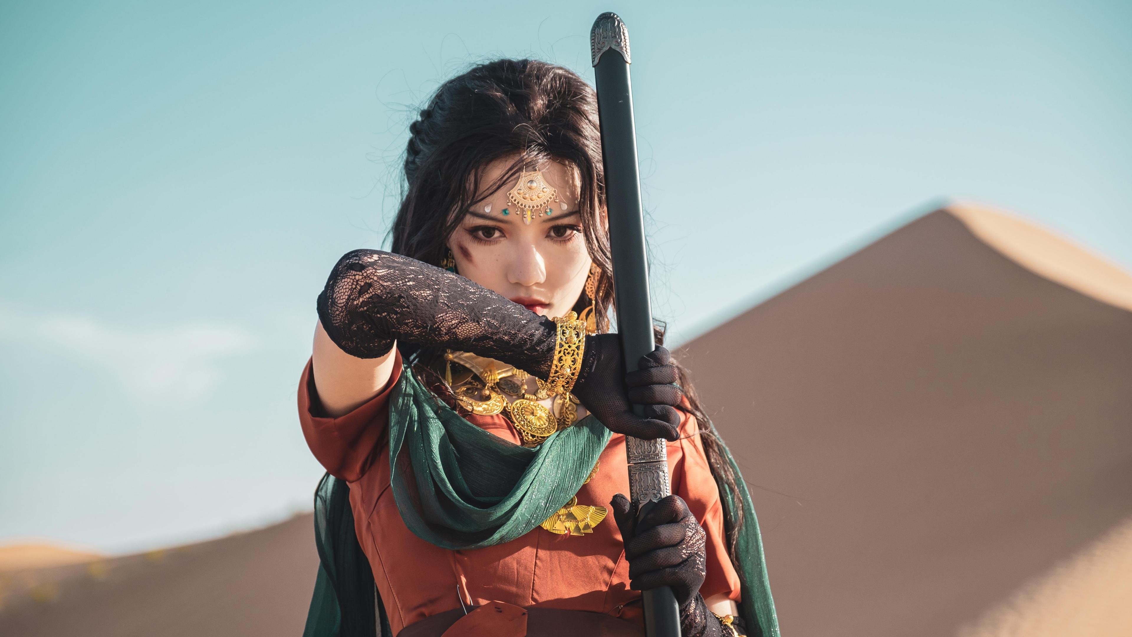 双重奏，当机器碾碎格子，让神性接管夜晚