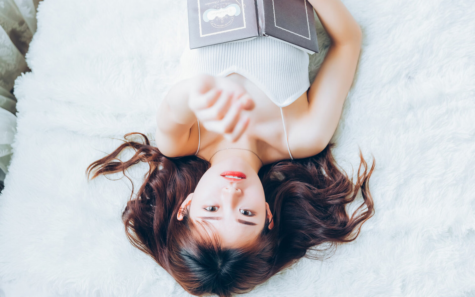 足球棱镜，从西甲德比的喧嚣到多特蒙德的封锁—一项运动如何折射国家战略与历史回响