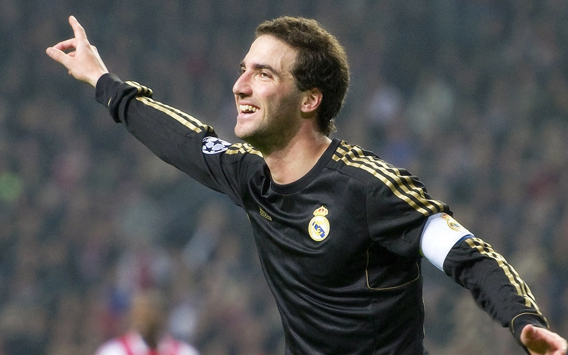 冷水浇沸水,勒沃库森的节奏掌控与富安健洋的大场面艺术